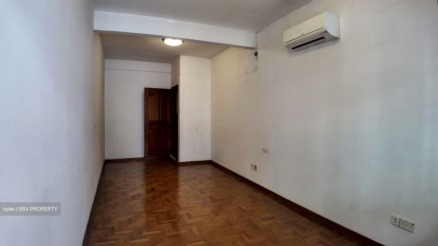 Jalan Punai (D14), Terrace #559841421